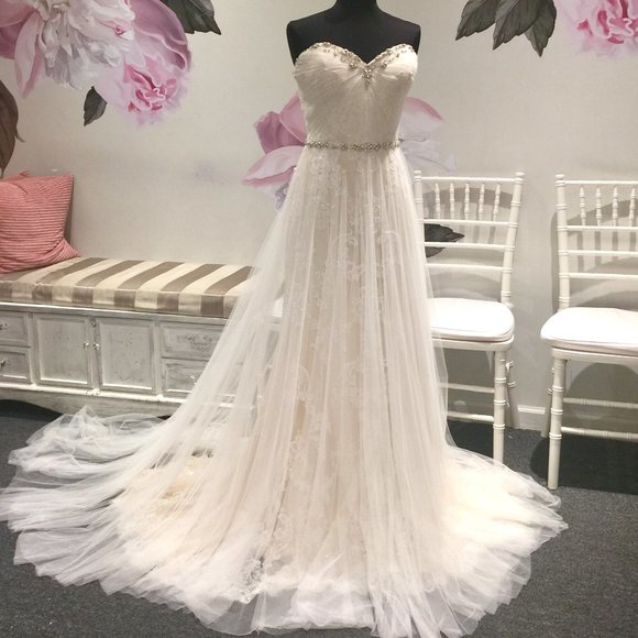 BLUE ENZOANI WEDDING GOWN! - Picture 2 of 8